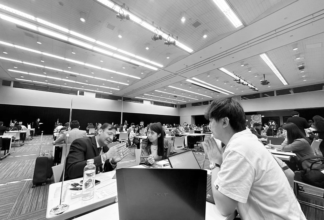 奧拉淨源的核心團隊，由一群在濕製程清洗領域深耕近十年的專家所組成。